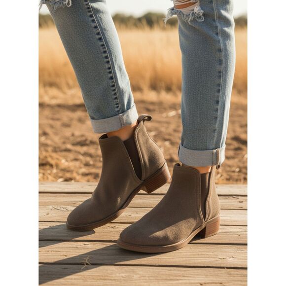 Lucky Brand Shoes - Lucky Brand Women’s  Suede Chelsea Ankle Boots Size 6 Low Stacked Heel Brown
